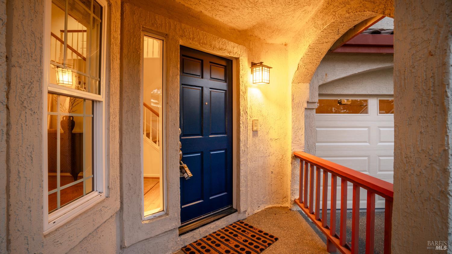 Detail Gallery Image 2 of 56 For 181 Dublin Ct, Petaluma,  CA 94952 - 4 Beds | 2/1 Baths
