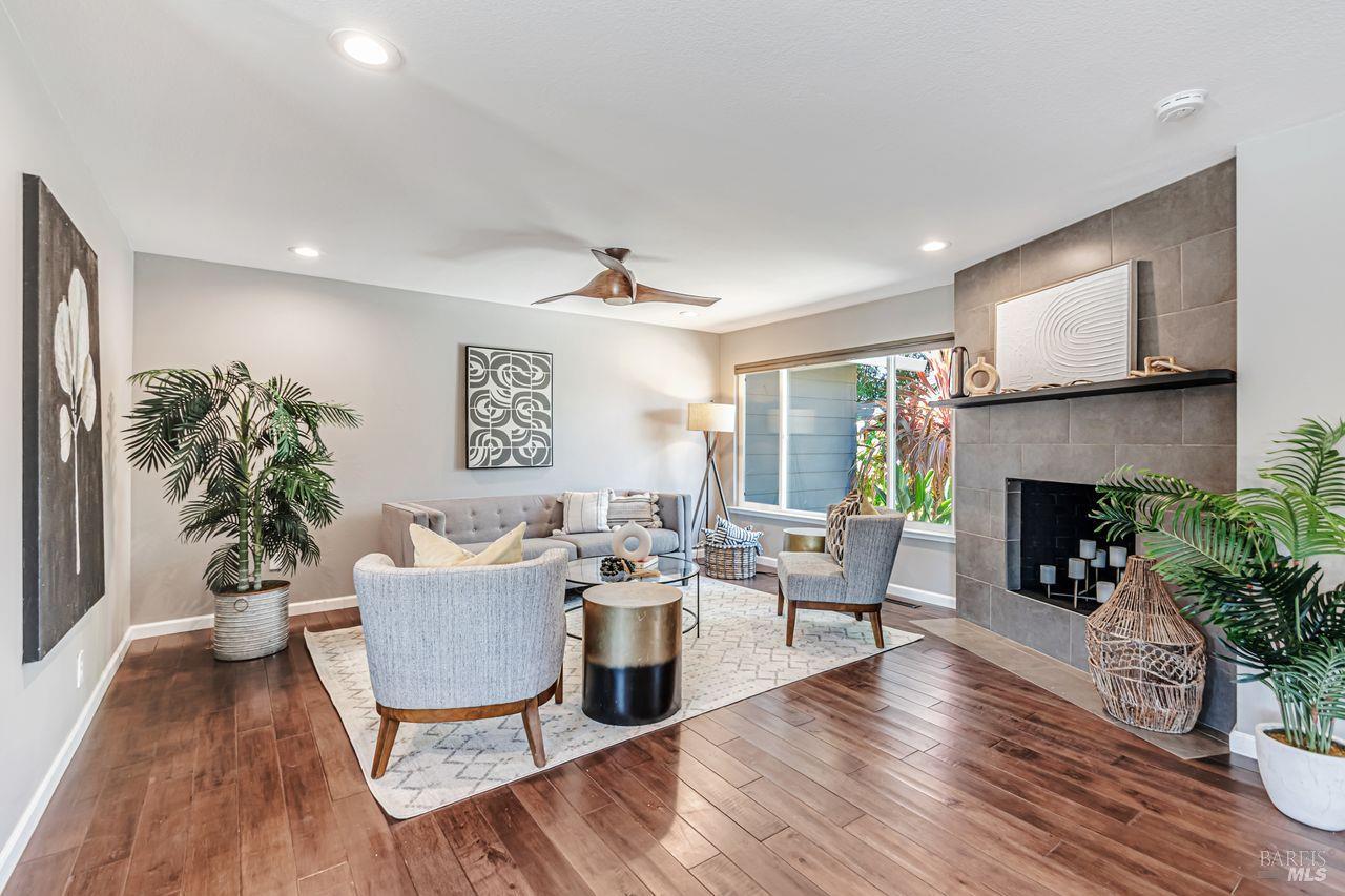 Detail Gallery Image 6 of 48 For 3641 Evergreen Rd, Santa Rosa,  CA 95405 - 4 Beds | 2 Baths