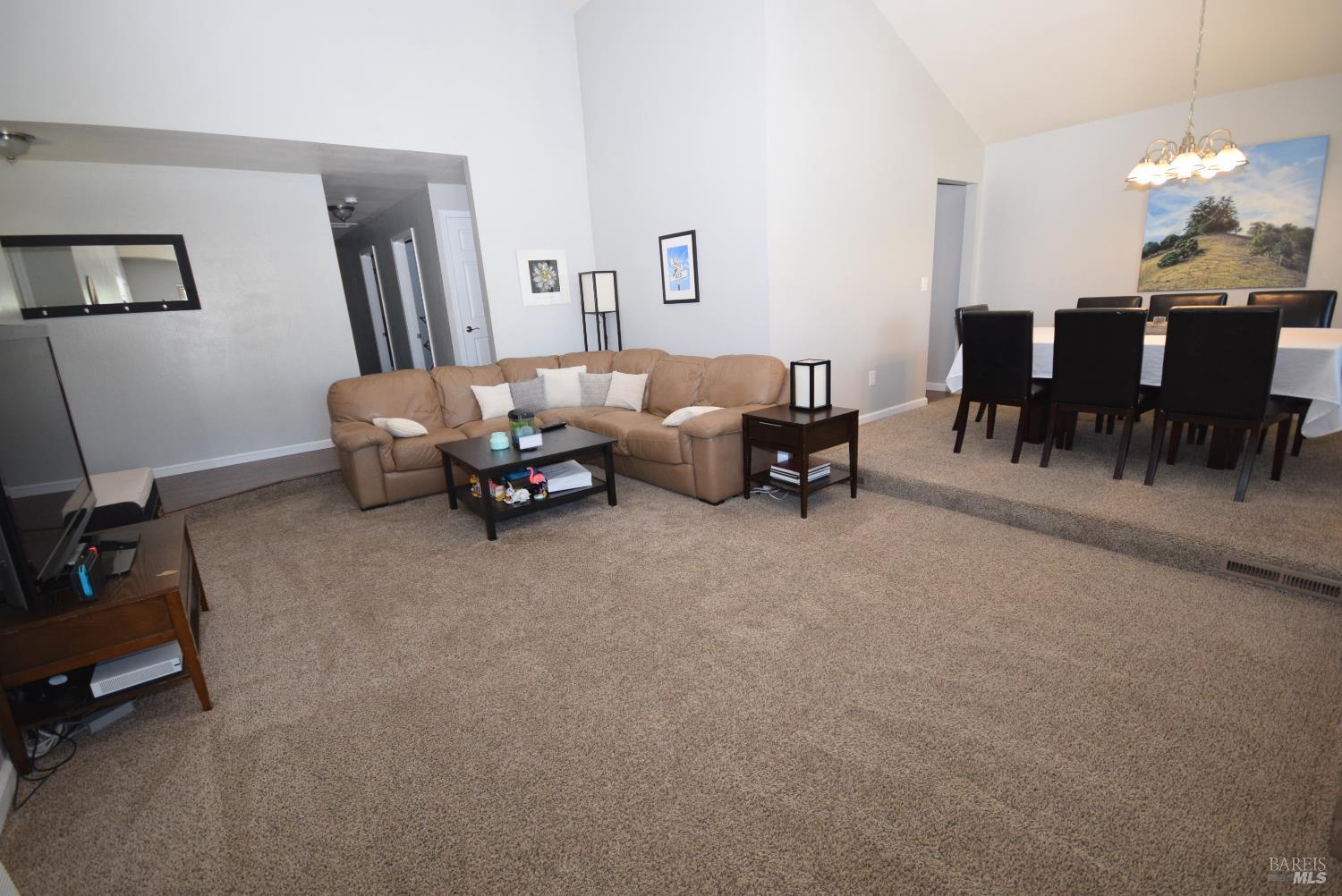 Detail Gallery Image 5 of 44 For 2014 Crinella Dr, Petaluma,  CA 94954 - 4 Beds | 2 Baths