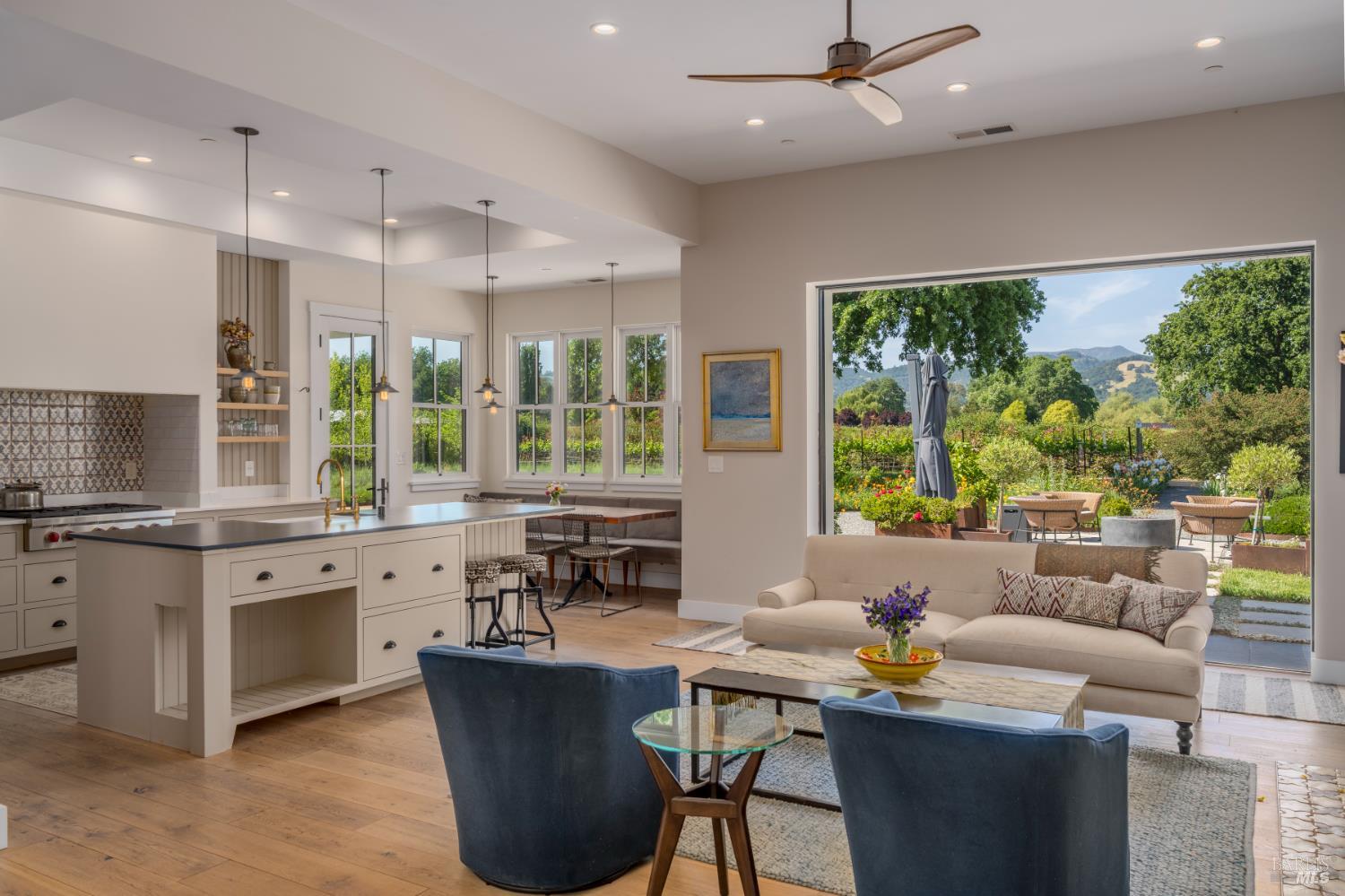 Detail Gallery Image 11 of 46 For 1030 E Macarthur St, Sonoma,  CA 95476 - 3 Beds | 4/1 Baths
