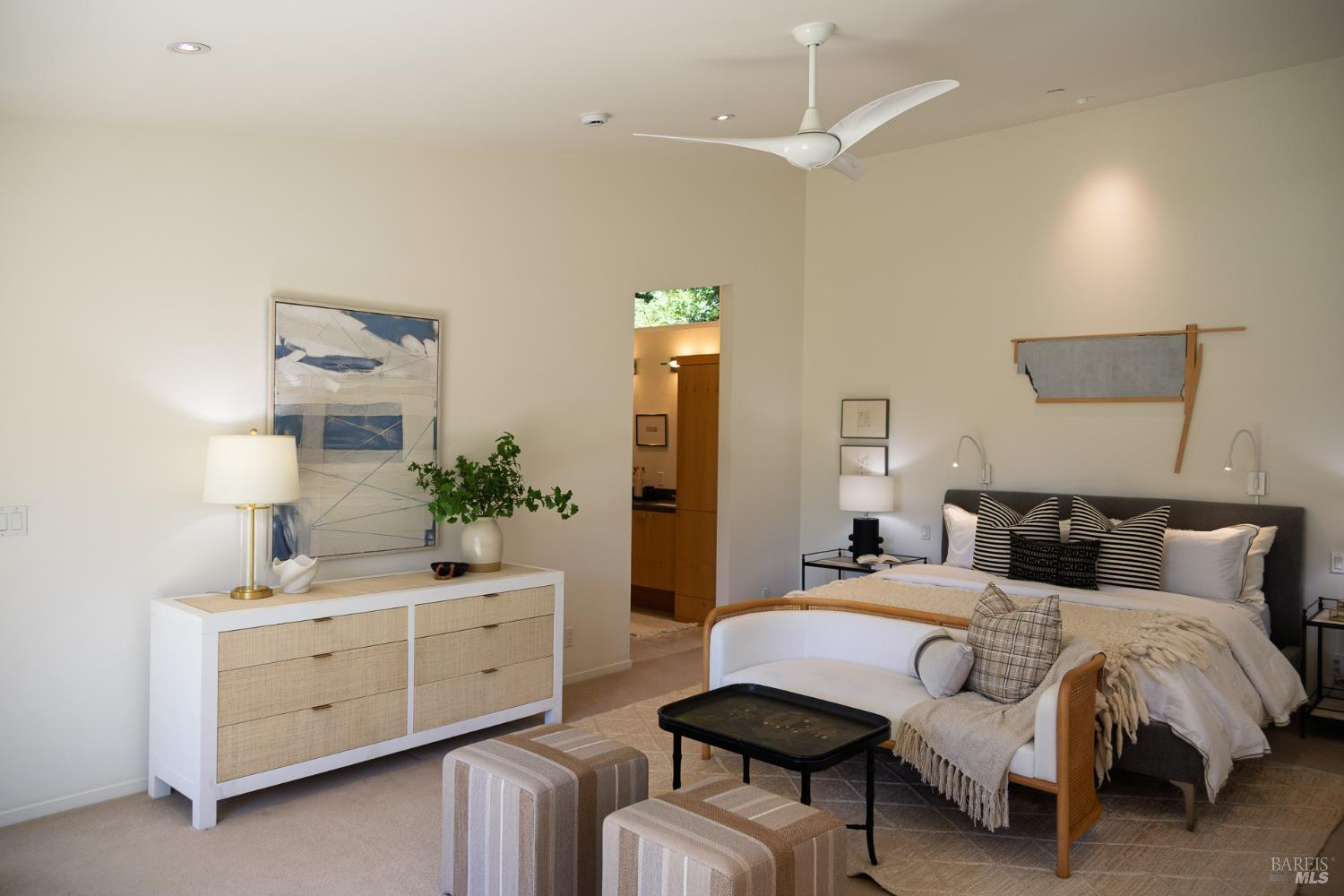 Detail Gallery Image 12 of 19 For 20662 Pueblo Rd, Sonoma,  CA 95476 - 3 Beds | 3/1 Baths