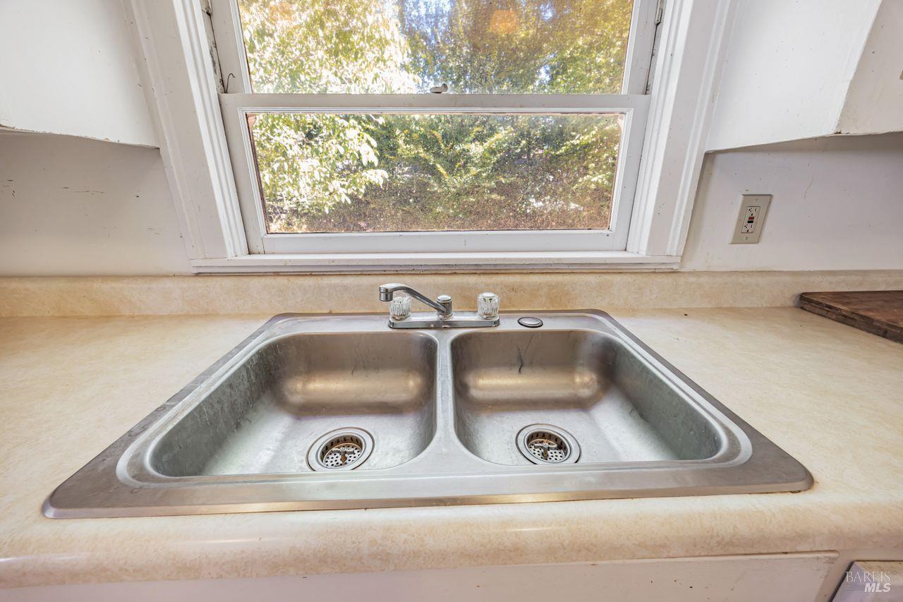Detail Gallery Image 9 of 38 For 740 First St, Sebastopol,  CA 95472 - 2 Beds | 1 Baths
