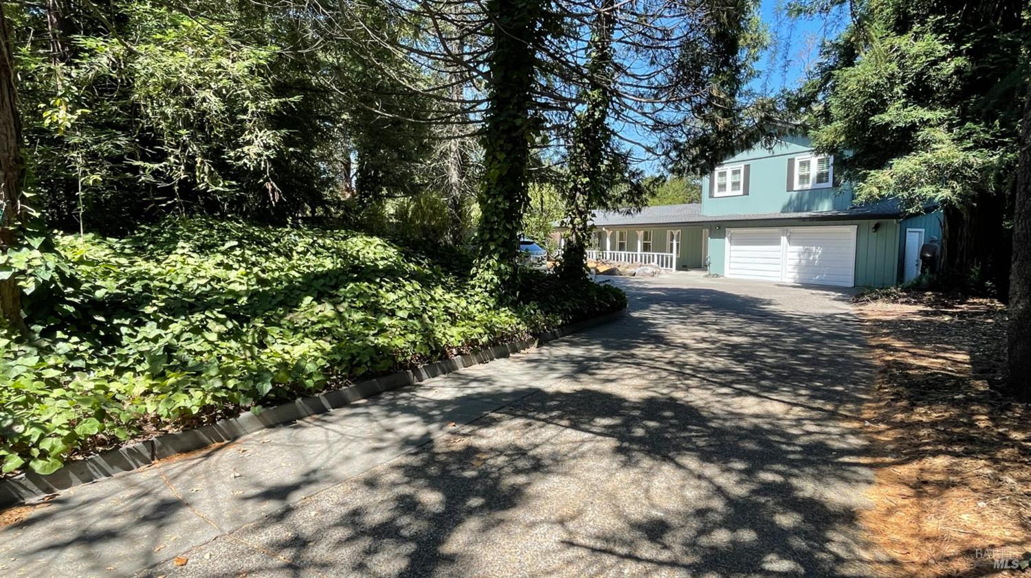 Detail Gallery Image 3 of 13 For 1700 Brush Creek Rd, Santa Rosa,  CA 95404 - 5 Beds | 3/1 Baths