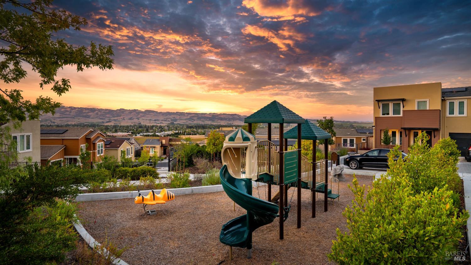 Detail Gallery Image 36 of 50 For 3 Lapis Ct, Petaluma,  CA 94952 - 3 Beds | 2/1 Baths