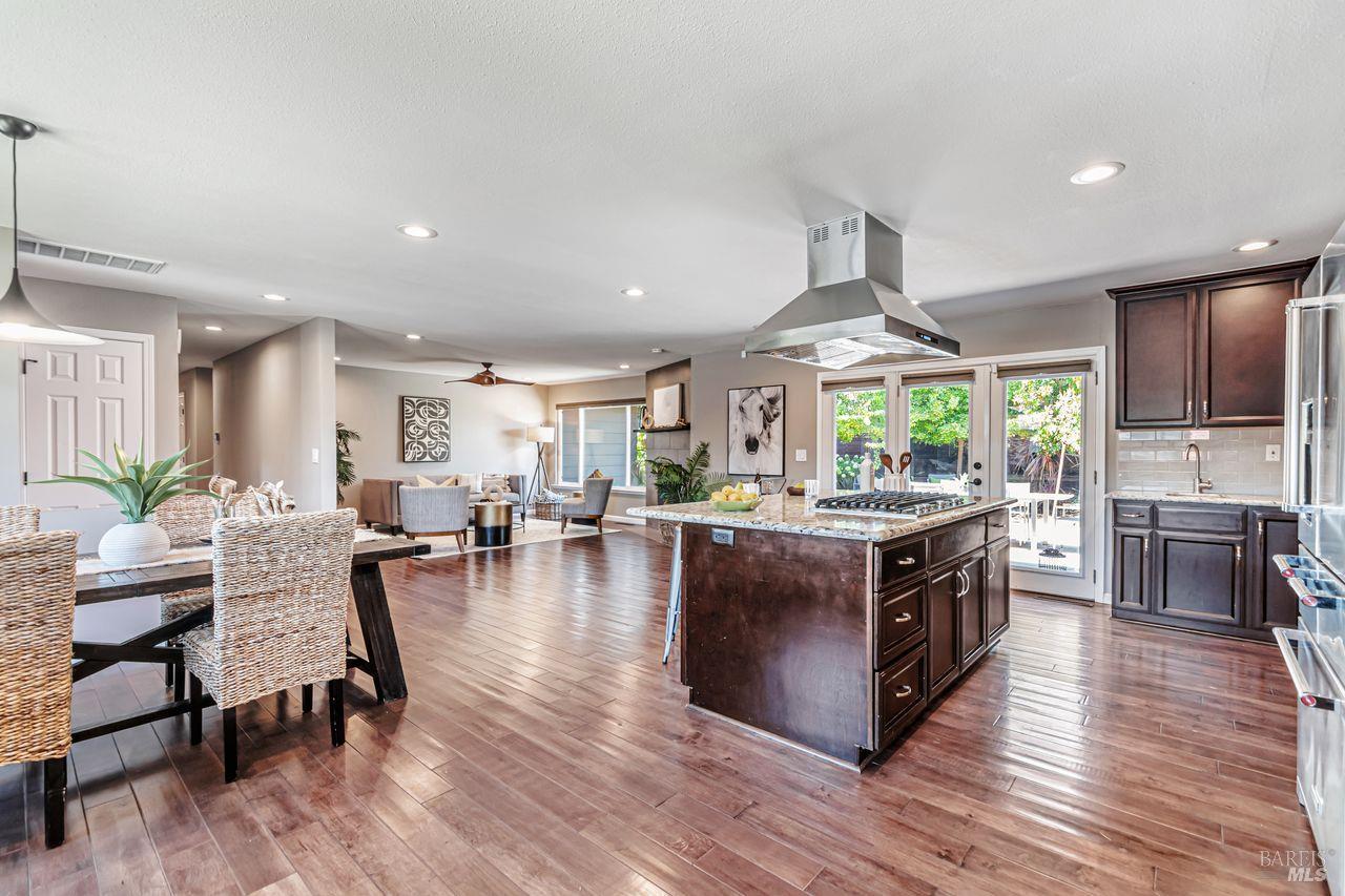 Detail Gallery Image 8 of 48 For 3641 Evergreen Rd, Santa Rosa,  CA 95405 - 4 Beds | 2 Baths