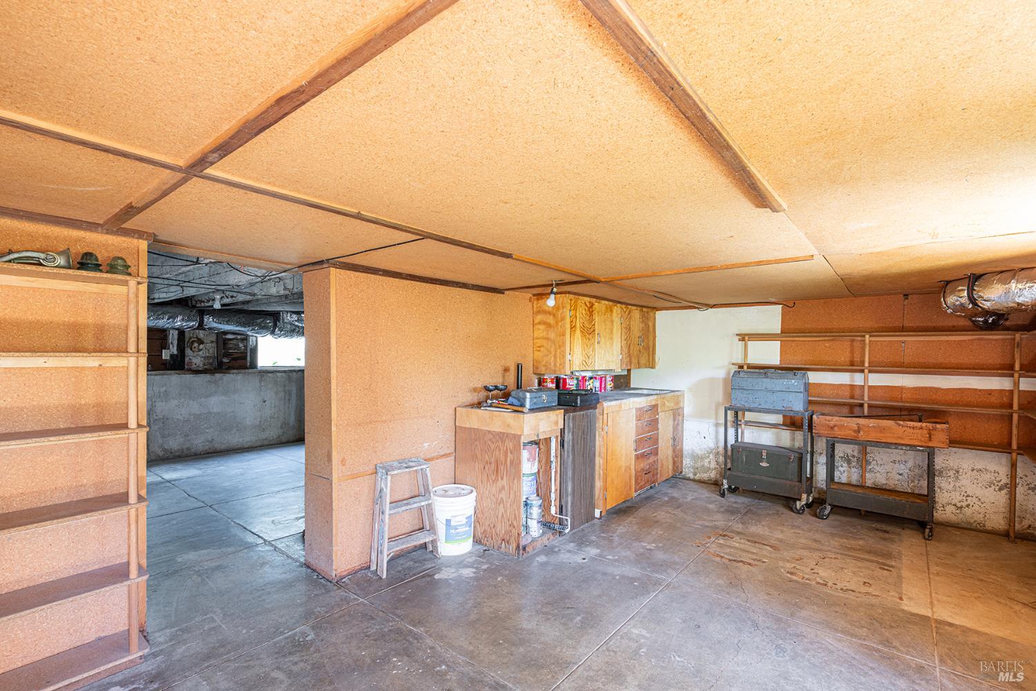 Detail Gallery Image 13 of 32 For 114 Powell Ave, Healdsburg,  CA 95448 - 5 Beds | 2 Baths