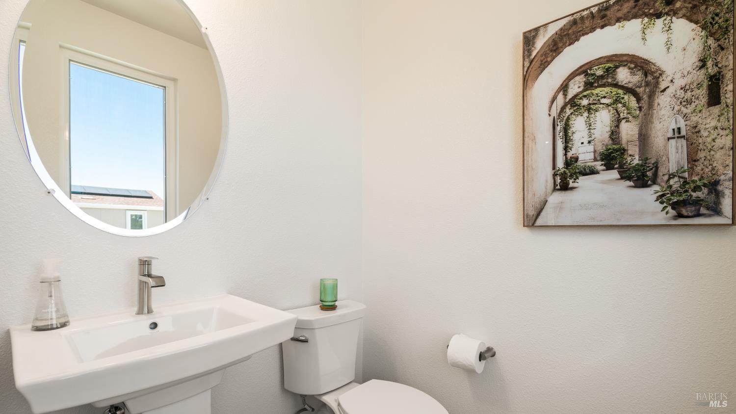 Detail Gallery Image 23 of 50 For 3 Lapis Ct, Petaluma,  CA 94952 - 3 Beds | 2/1 Baths