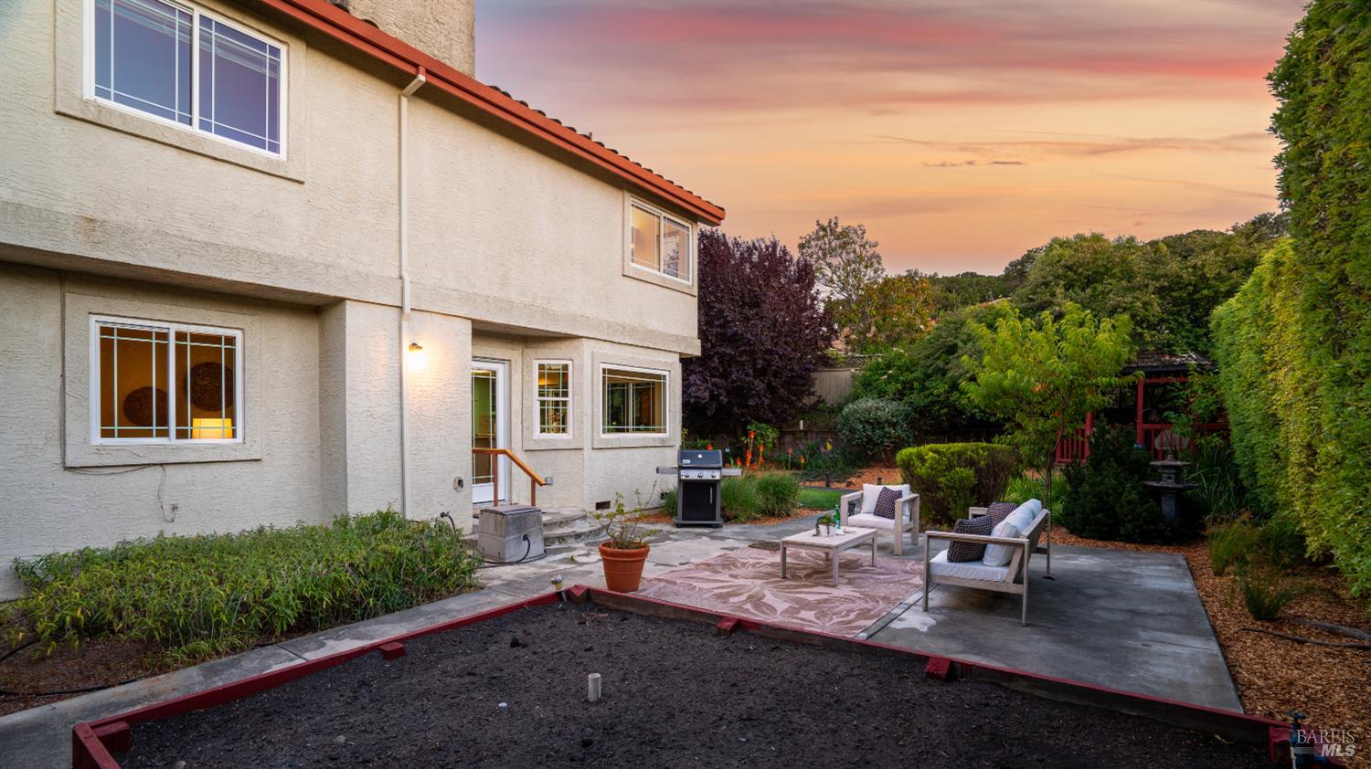Detail Gallery Image 36 of 56 For 181 Dublin Ct, Petaluma,  CA 94952 - 4 Beds | 2/1 Baths