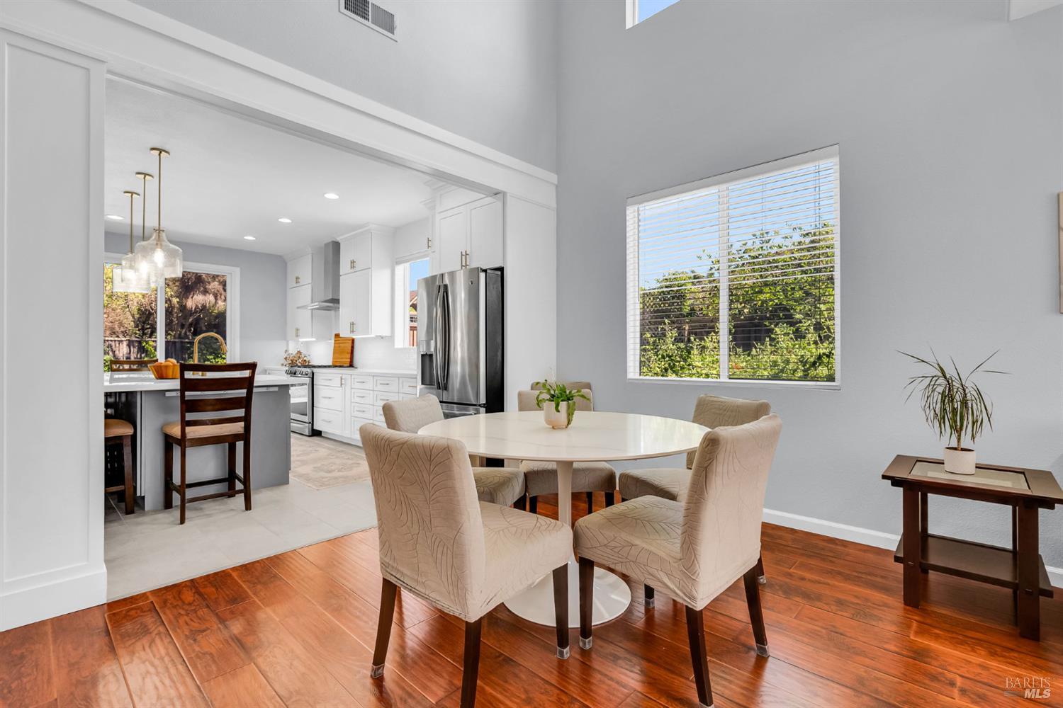 Detail Gallery Image 3 of 43 For 1946 Leaning Oak Ct, Fairfield,  CA 94534 - 5 Beds | 3 Baths