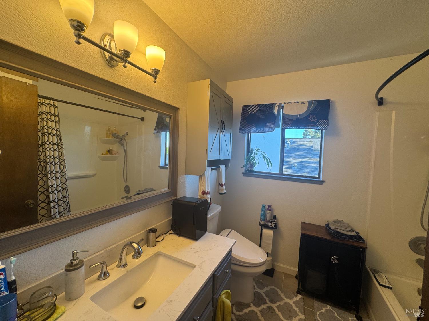 Detail Gallery Image 8 of 19 For 438 Rusty Dr, Santa Rosa,  CA 95401 - 4 Beds | 2 Baths