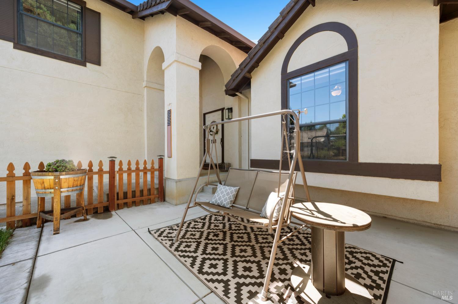 Detail Gallery Image 5 of 49 For 406 Stonecastle Way, Vacaville,  CA 95687 - 4 Beds | 2/1 Baths