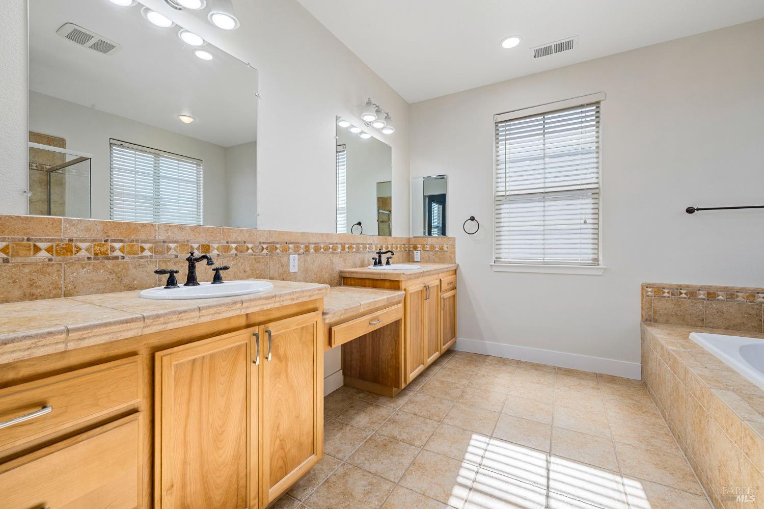 Detail Gallery Image 33 of 53 For 1461 Trombetta St, Santa Rosa,  CA 95407 - – Beds | – Baths