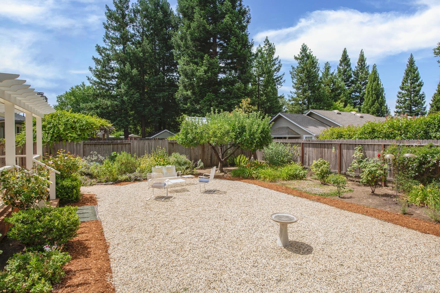 Detail Gallery Image 28 of 37 For 18498 Happy Ln, Sonoma,  CA 95476 - 2 Beds | 2 Baths