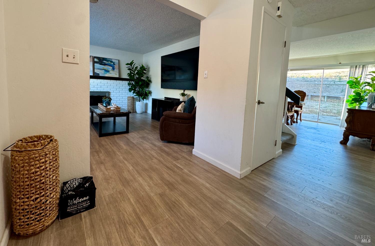 Detail Gallery Image 10 of 35 For 101 Panorama Dr, Benicia,  CA 94510 - 3 Beds | 1/1 Baths