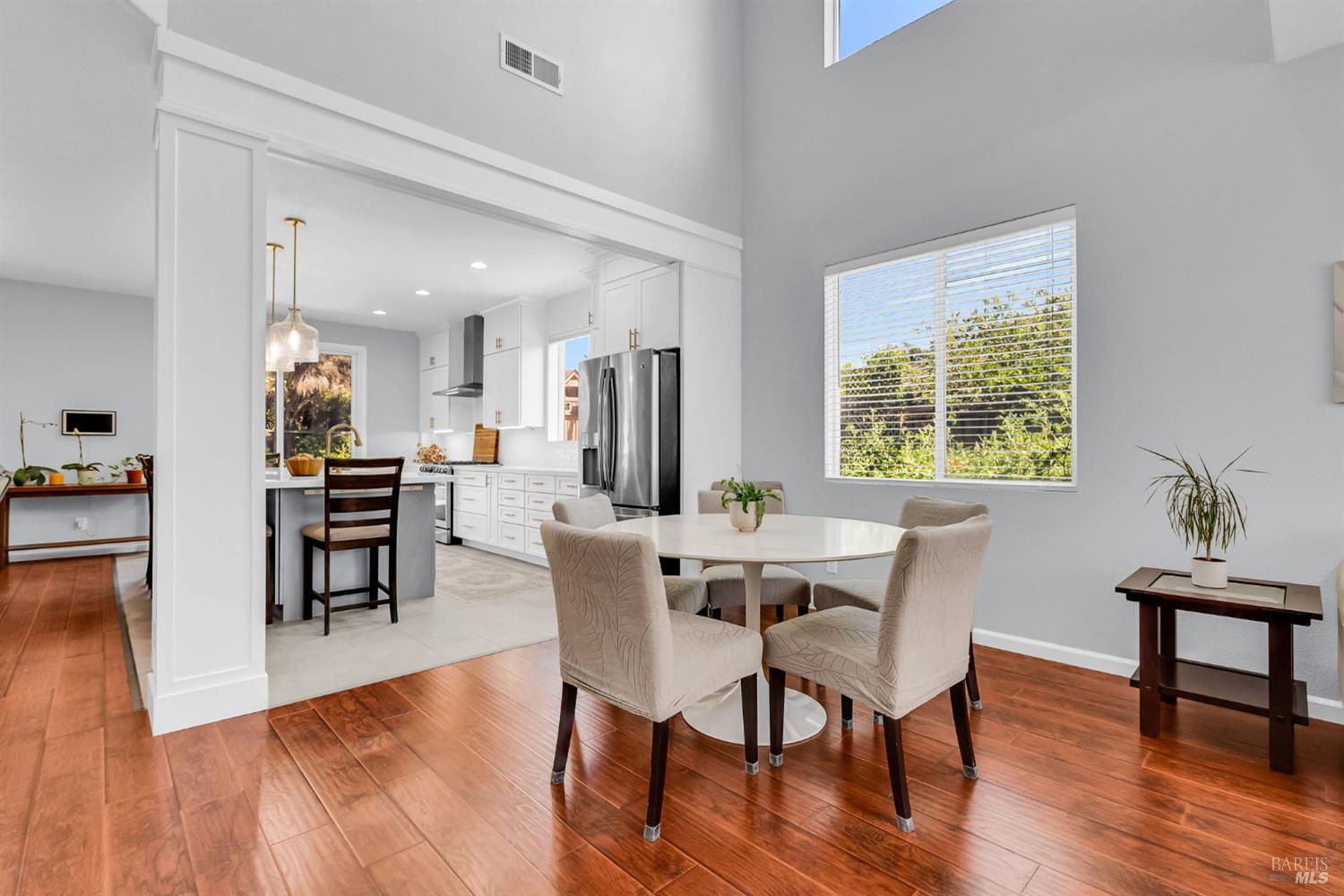 Detail Gallery Image 5 of 43 For 1946 Leaning Oak Ct, Fairfield,  CA 94534 - 5 Beds | 3 Baths