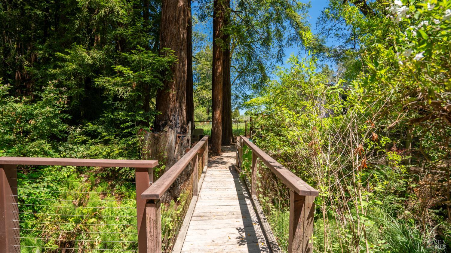 Detail Gallery Image 42 of 71 For 189 Wagnon Rd, Sebastopol,  CA 95472 - 2 Beds | 1 Baths