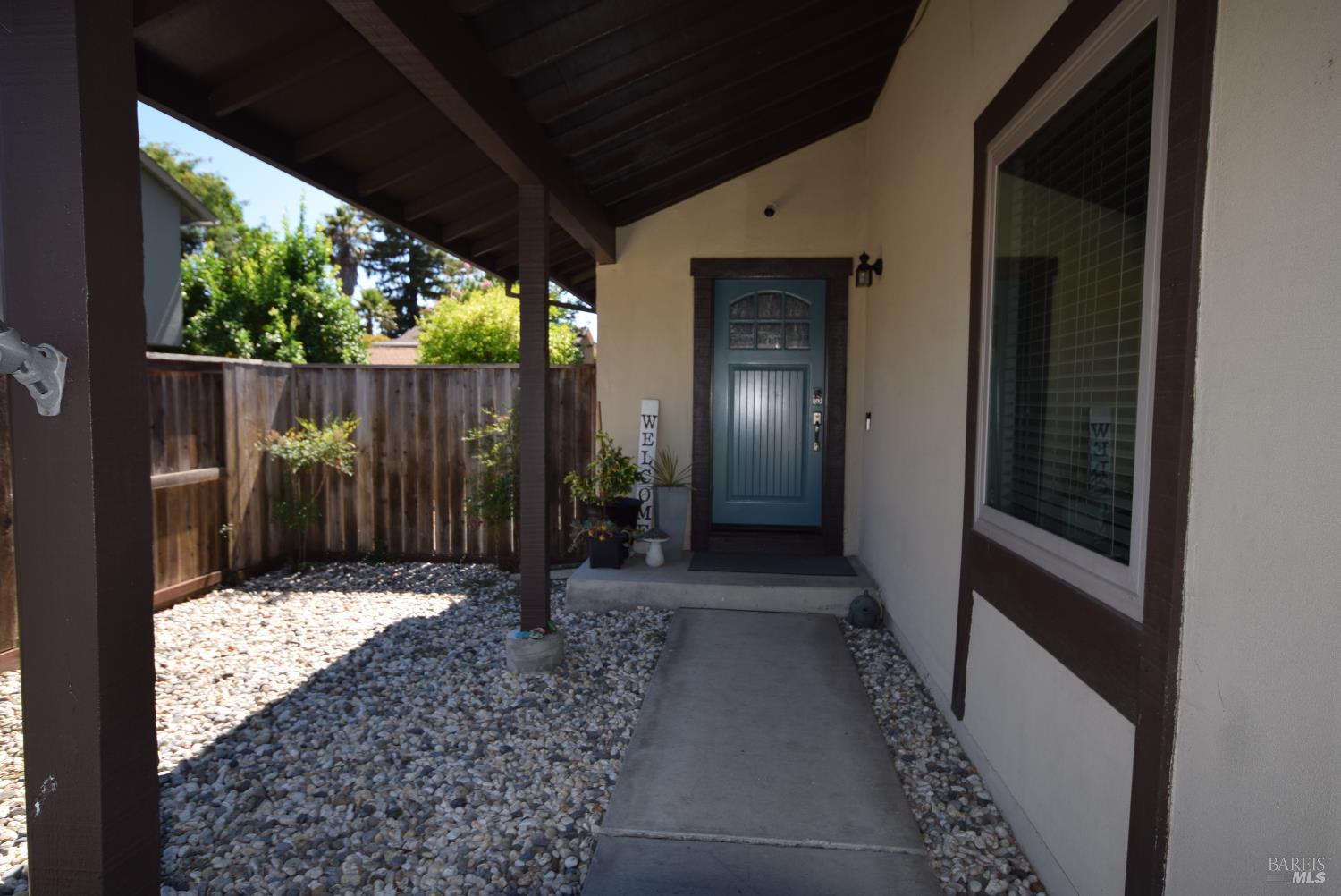 Detail Gallery Image 2 of 44 For 2014 Crinella Dr, Petaluma,  CA 94954 - 4 Beds | 2 Baths