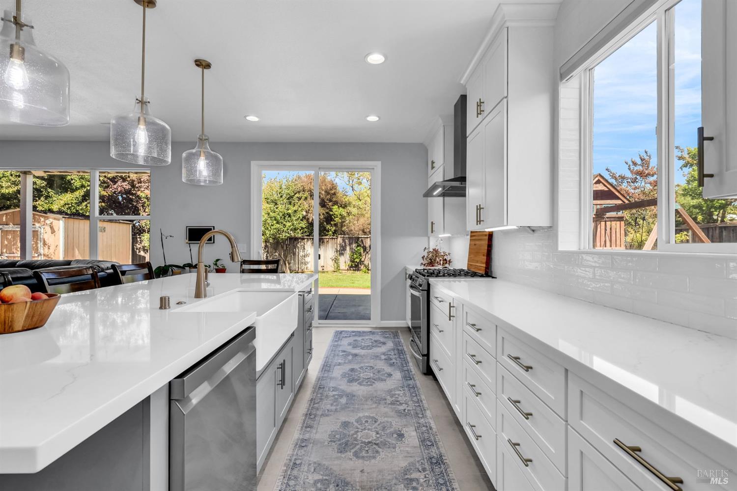 Detail Gallery Image 6 of 43 For 1946 Leaning Oak Ct, Fairfield,  CA 94534 - 5 Beds | 3 Baths