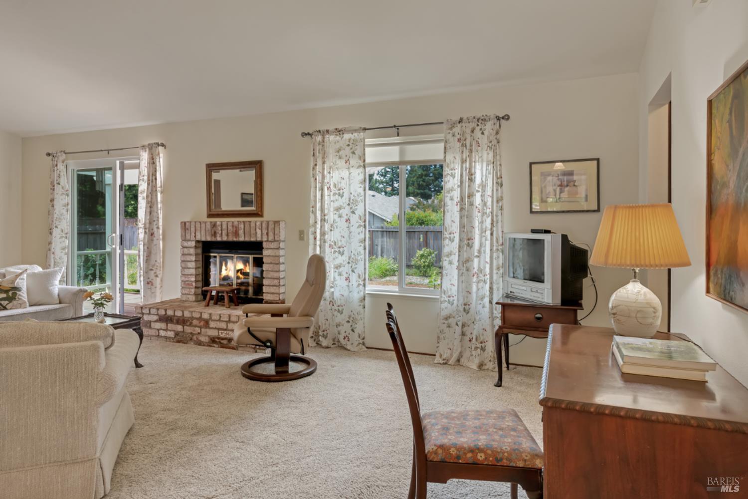 Detail Gallery Image 7 of 37 For 18498 Happy Ln, Sonoma,  CA 95476 - 2 Beds | 2 Baths