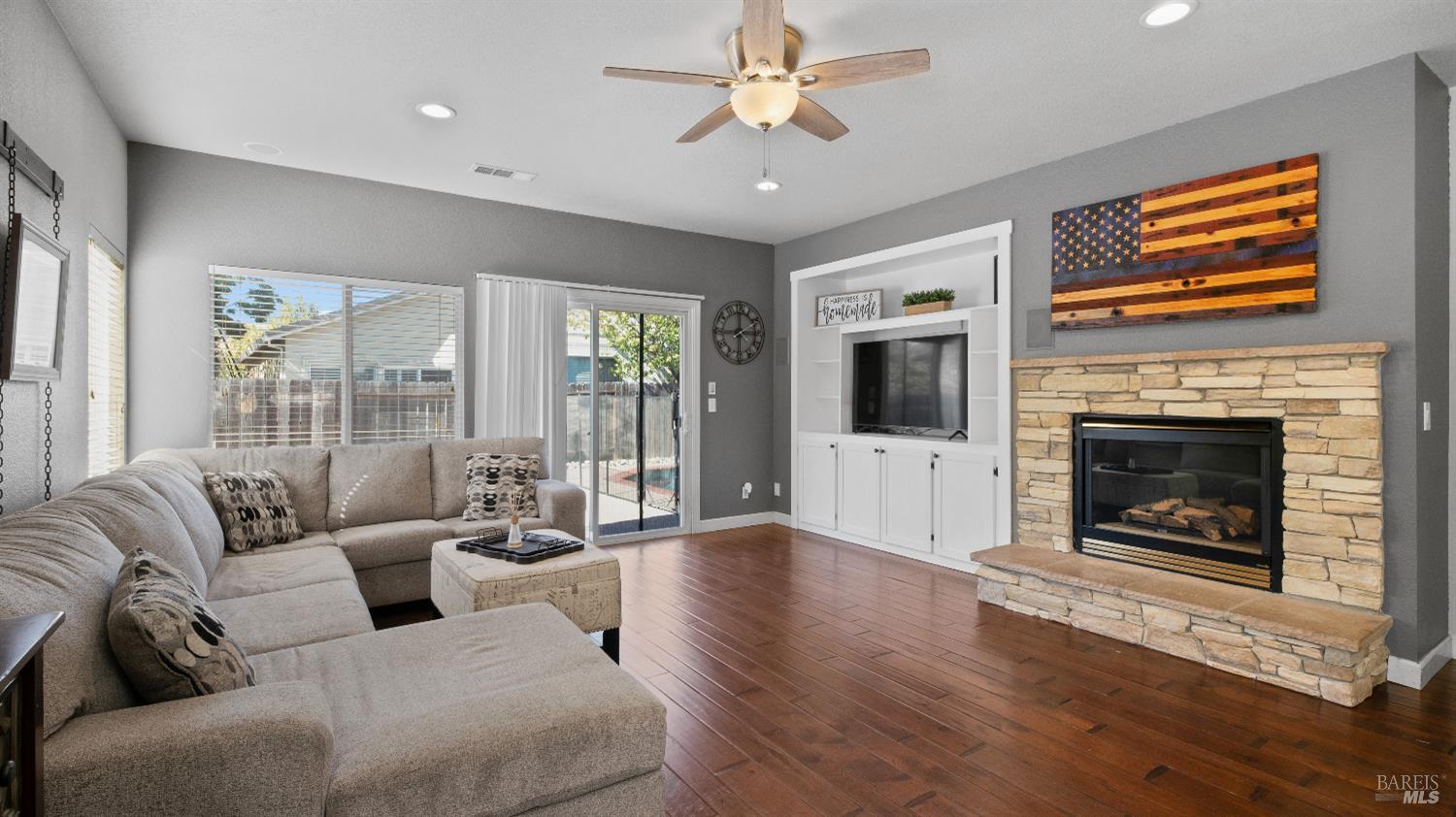 Detail Gallery Image 10 of 53 For 1300 Reeves Ct, Suisun City,  CA 94585 - 4 Beds | 2 Baths