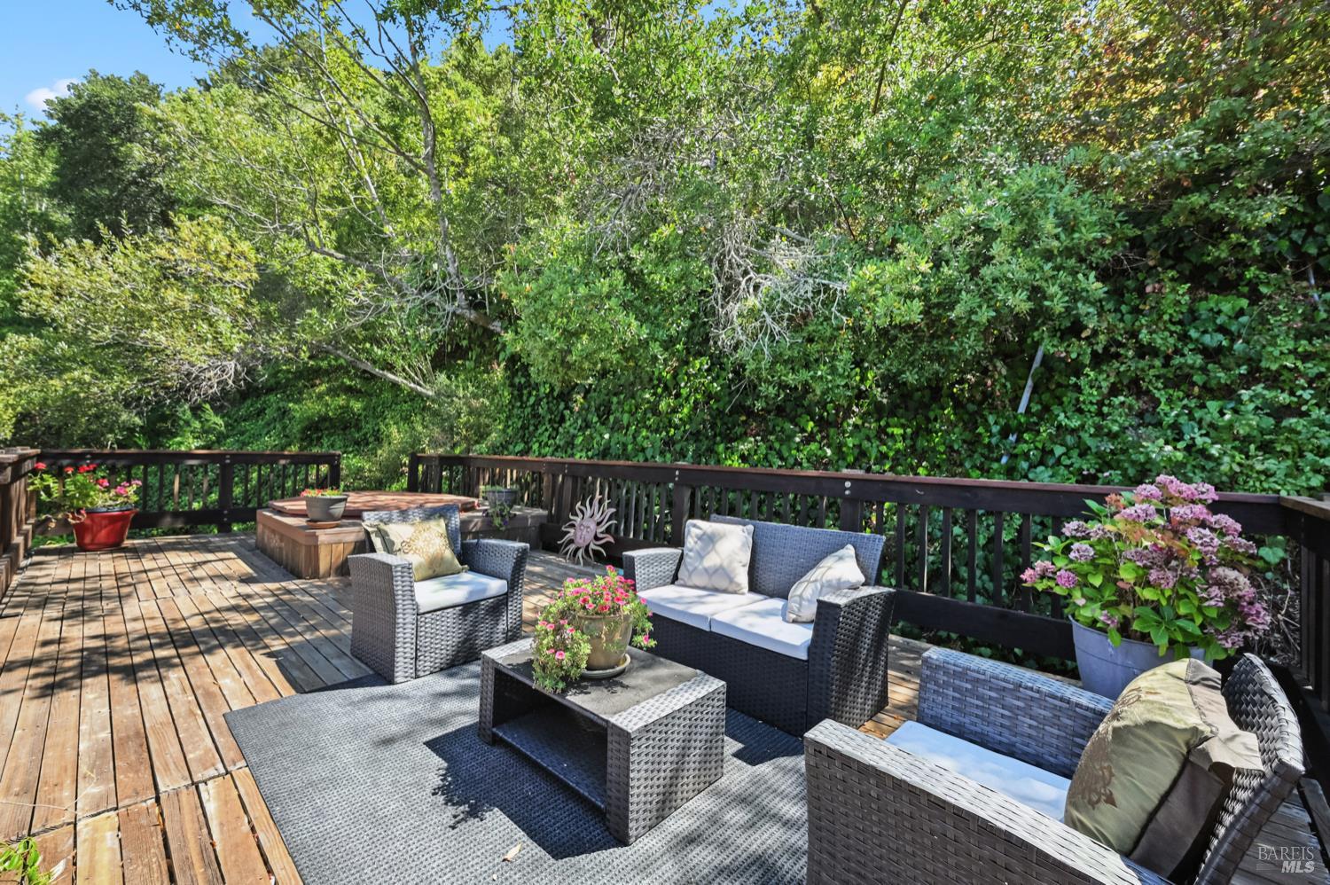 Detail Gallery Image 39 of 49 For 111 Glenside Way, San Rafael,  CA 94903 - 5 Beds | 4/1 Baths