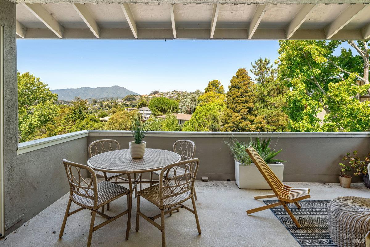 Detail Gallery Image 3 of 26 For 10 Andrew Dr #61,  Tiburon,  CA 94920 - 2 Beds | 1 Baths
