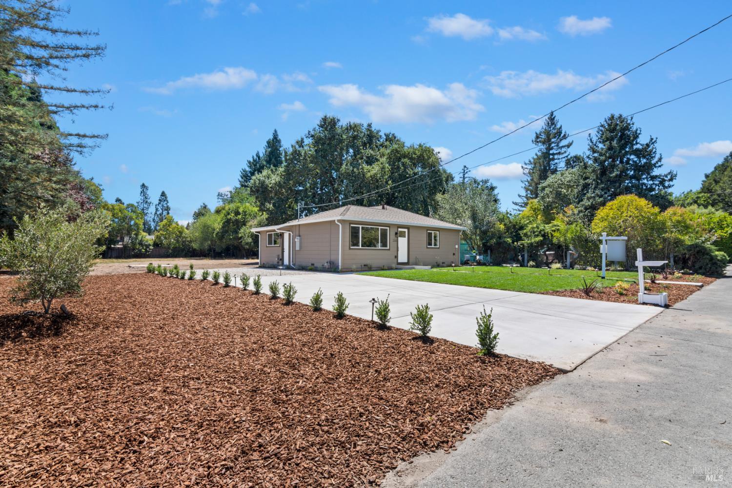 Detail Gallery Image 3 of 33 For 1565 Baywood Ln, Napa,  CA 94558 - 2 Beds | 1 Baths