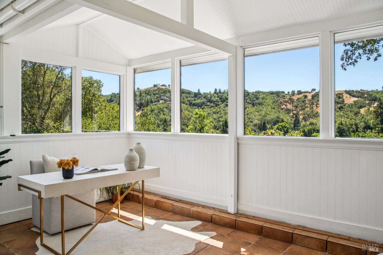 Detail Gallery Image 27 of 76 For 31 Irving Dr, San Anselmo,  CA 94960 - 4 Beds | 2 Baths