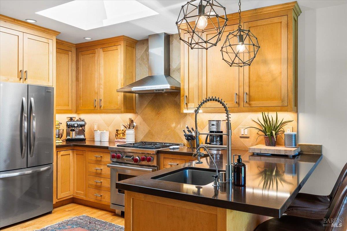 Detail Gallery Image 12 of 42 For 1208 Chiquita Rd, Healdsburg,  CA 95448 - 3 Beds | 3 Baths
