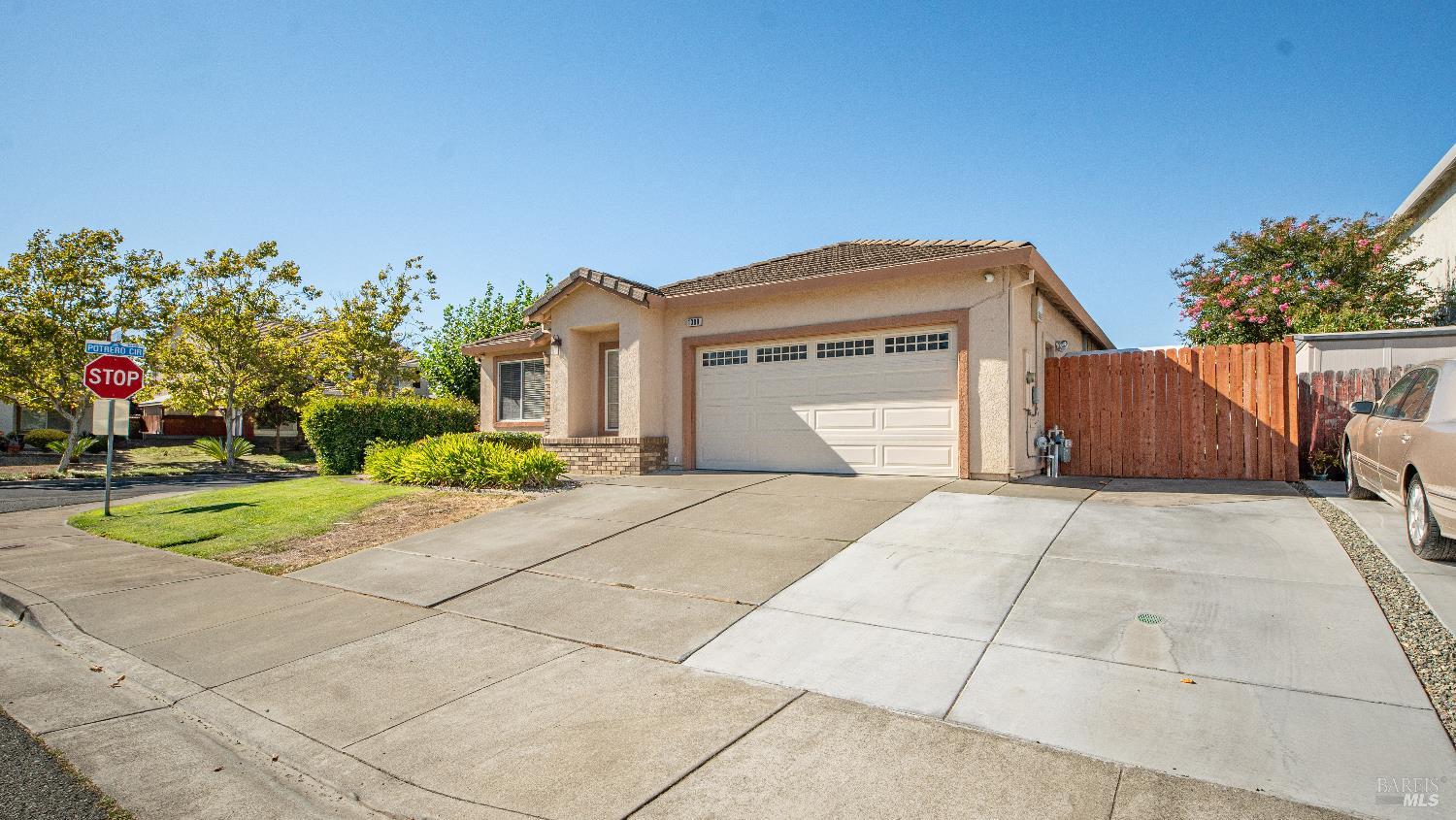 Detail Gallery Image 5 of 53 For 1300 Reeves Ct, Suisun City,  CA 94585 - 4 Beds | 2 Baths