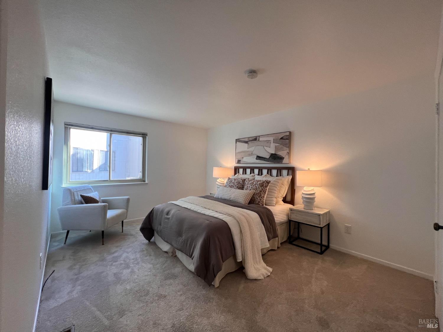 Detail Gallery Image 5 of 11 For 2569 Westberry Dr, Santa Rosa,  CA 95403 - 2 Beds | 1 Baths