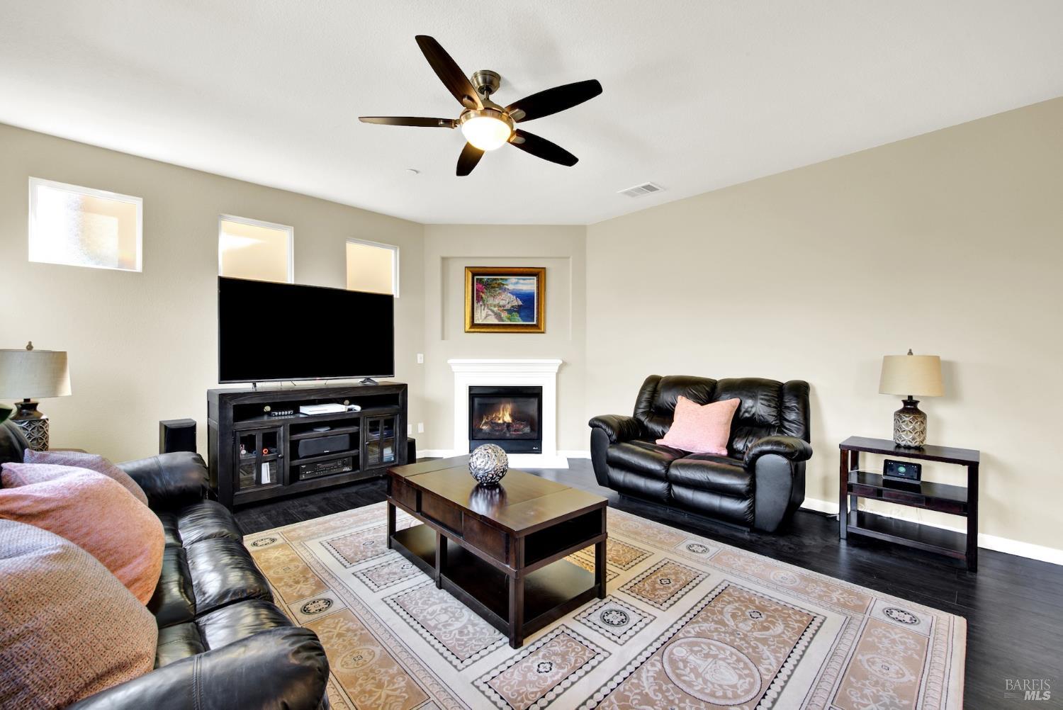 Detail Gallery Image 10 of 46 For 4538 Paseo Dr, Fairfield,  CA 94534 - 5 Beds | 3 Baths