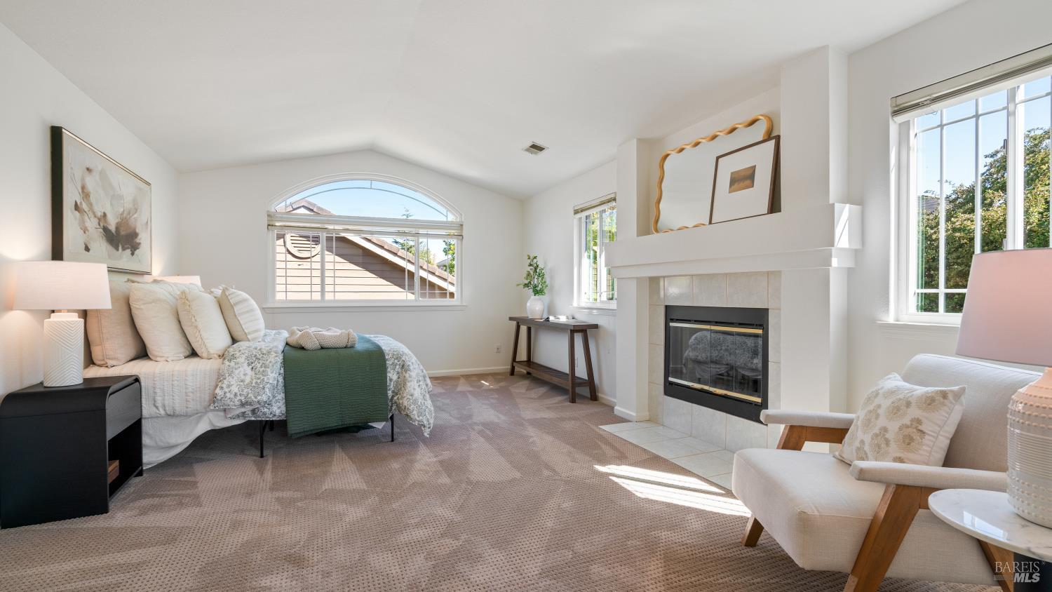 Detail Gallery Image 22 of 56 For 181 Dublin Ct, Petaluma,  CA 94952 - 4 Beds | 2/1 Baths