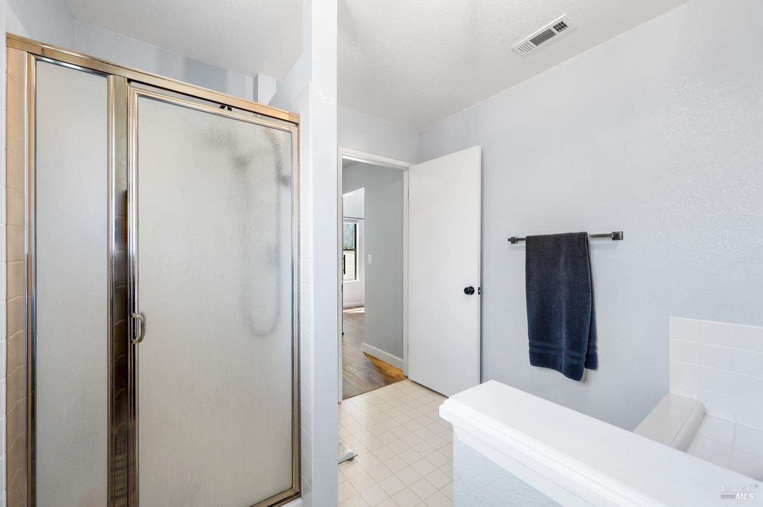 Detail Gallery Image 37 of 49 For 406 Stonecastle Way, Vacaville,  CA 95687 - 4 Beds | 2/1 Baths