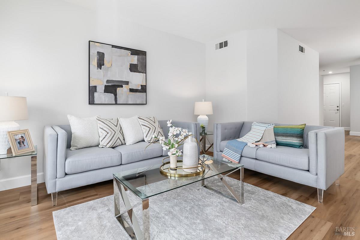 Detail Gallery Image 12 of 26 For 852 Diablo Ave #102,  Novato,  CA 94947 - 2 Beds | 2 Baths