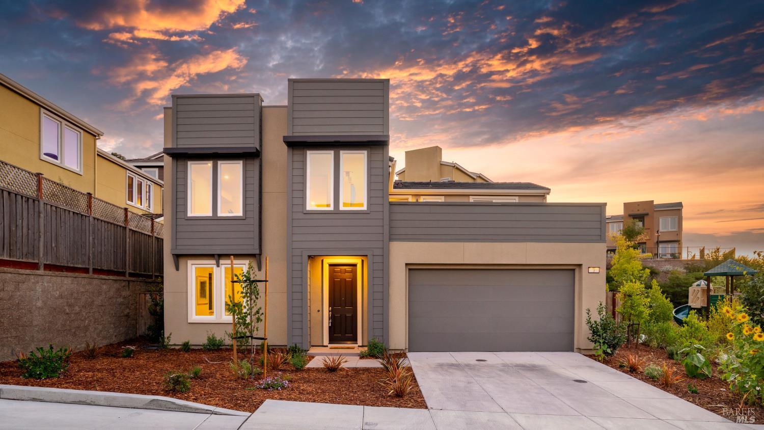 Detail Gallery Image 2 of 50 For 3 Lapis Ct, Petaluma,  CA 94952 - 3 Beds | 2/1 Baths