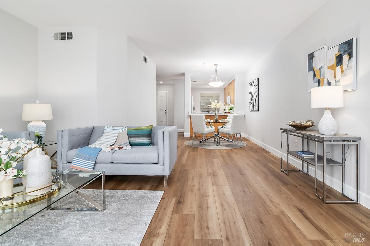 Detail Gallery Image 13 of 26 For 852 Diablo Ave #102,  Novato,  CA 94947 - 2 Beds | 2 Baths