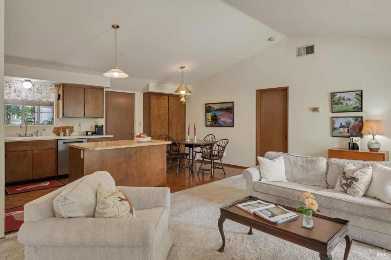Detail Gallery Image 9 of 37 For 18498 Happy Ln, Sonoma,  CA 95476 - 2 Beds | 2 Baths