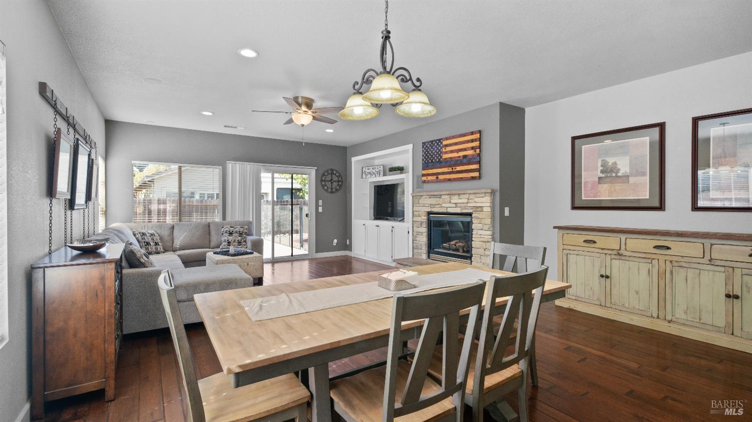 Detail Gallery Image 9 of 53 For 1300 Reeves Ct, Suisun City,  CA 94585 - 4 Beds | 2 Baths