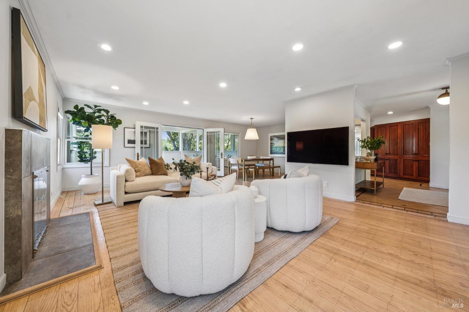 Detail Gallery Image 3 of 76 For 31 Irving Dr, San Anselmo,  CA 94960 - 4 Beds | 2 Baths