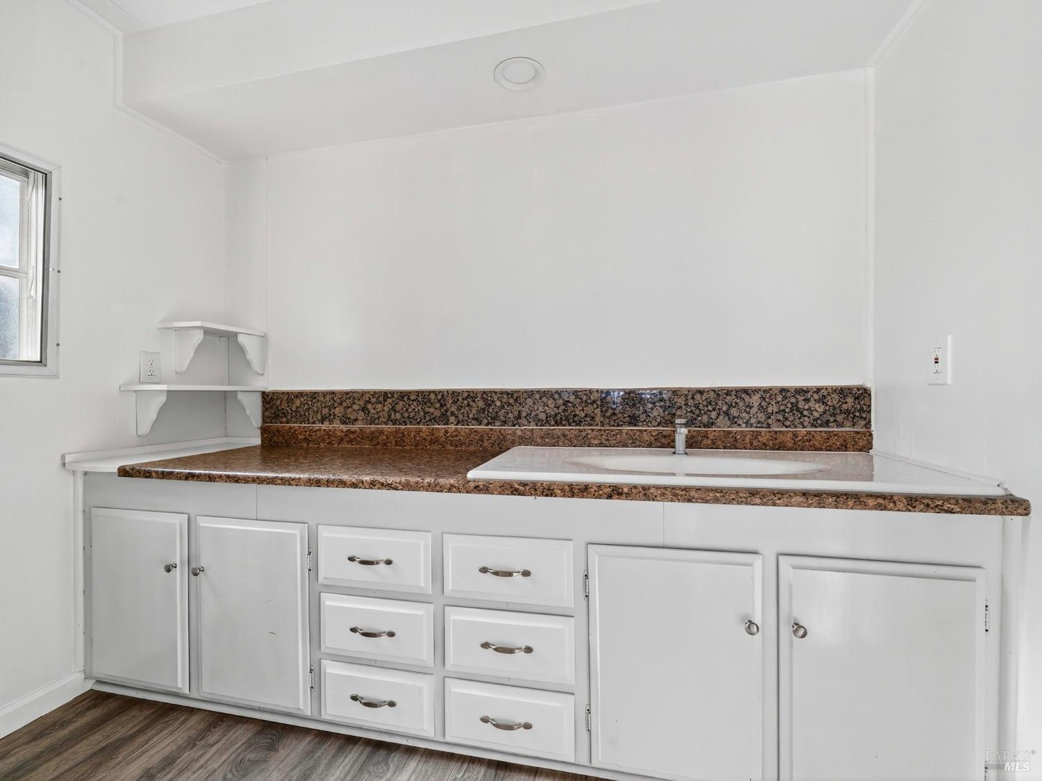 Detail Gallery Image 5 of 44 For 375 E Highway 20 Hwy 50, Upper Lake,  CA 95485 - 2 Beds | 2 Baths