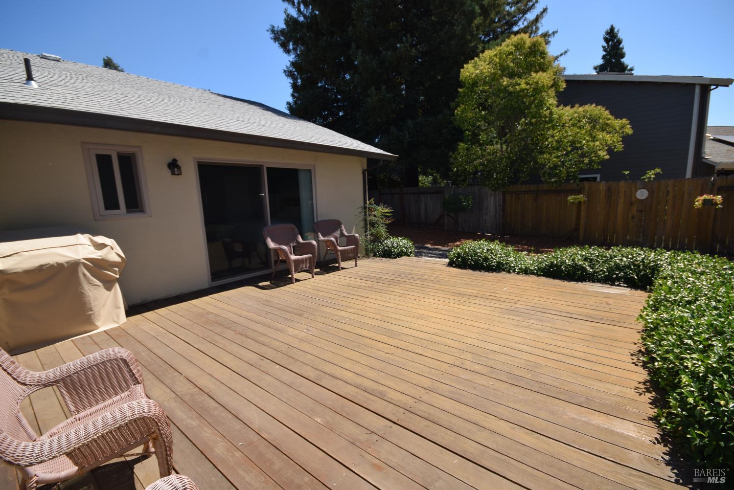 Detail Gallery Image 35 of 44 For 2014 Crinella Dr, Petaluma,  CA 94954 - 4 Beds | 2 Baths