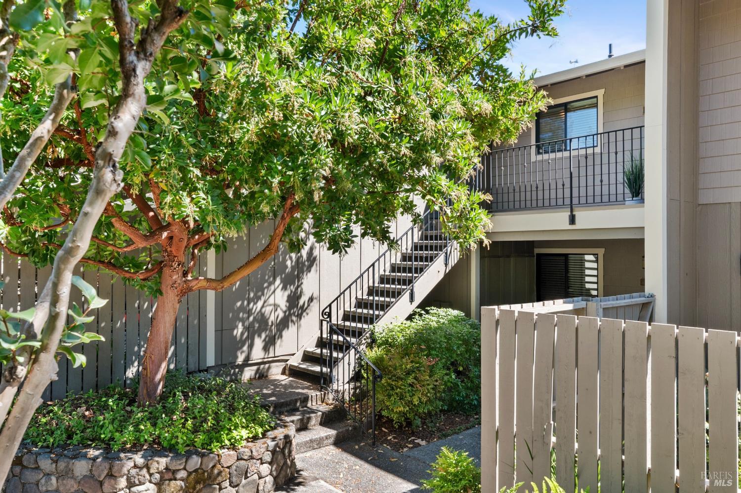 Detail Gallery Image 34 of 47 For 833 Augusta Cir, Napa,  CA 94558 - 2 Beds | 2 Baths