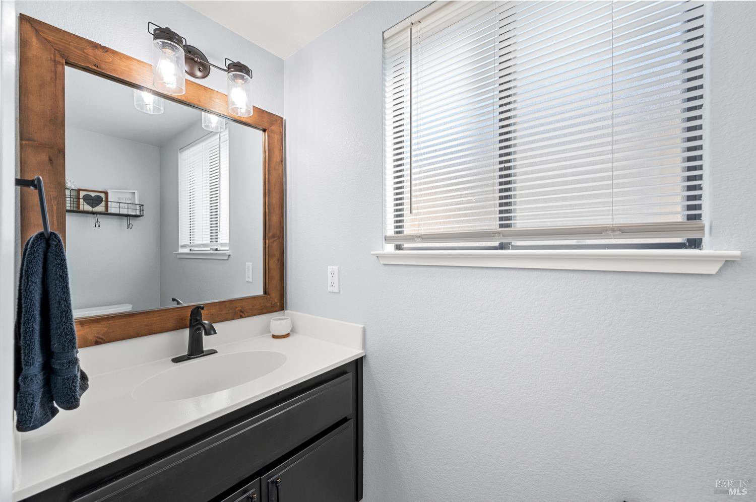 Detail Gallery Image 30 of 49 For 406 Stonecastle Way, Vacaville,  CA 95687 - 4 Beds | 2/1 Baths