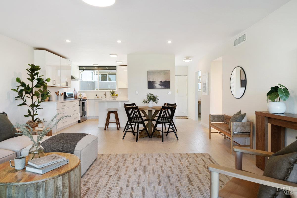 Detail Gallery Image 5 of 26 For 10 Andrew Dr #61,  Tiburon,  CA 94920 - 2 Beds | 1 Baths