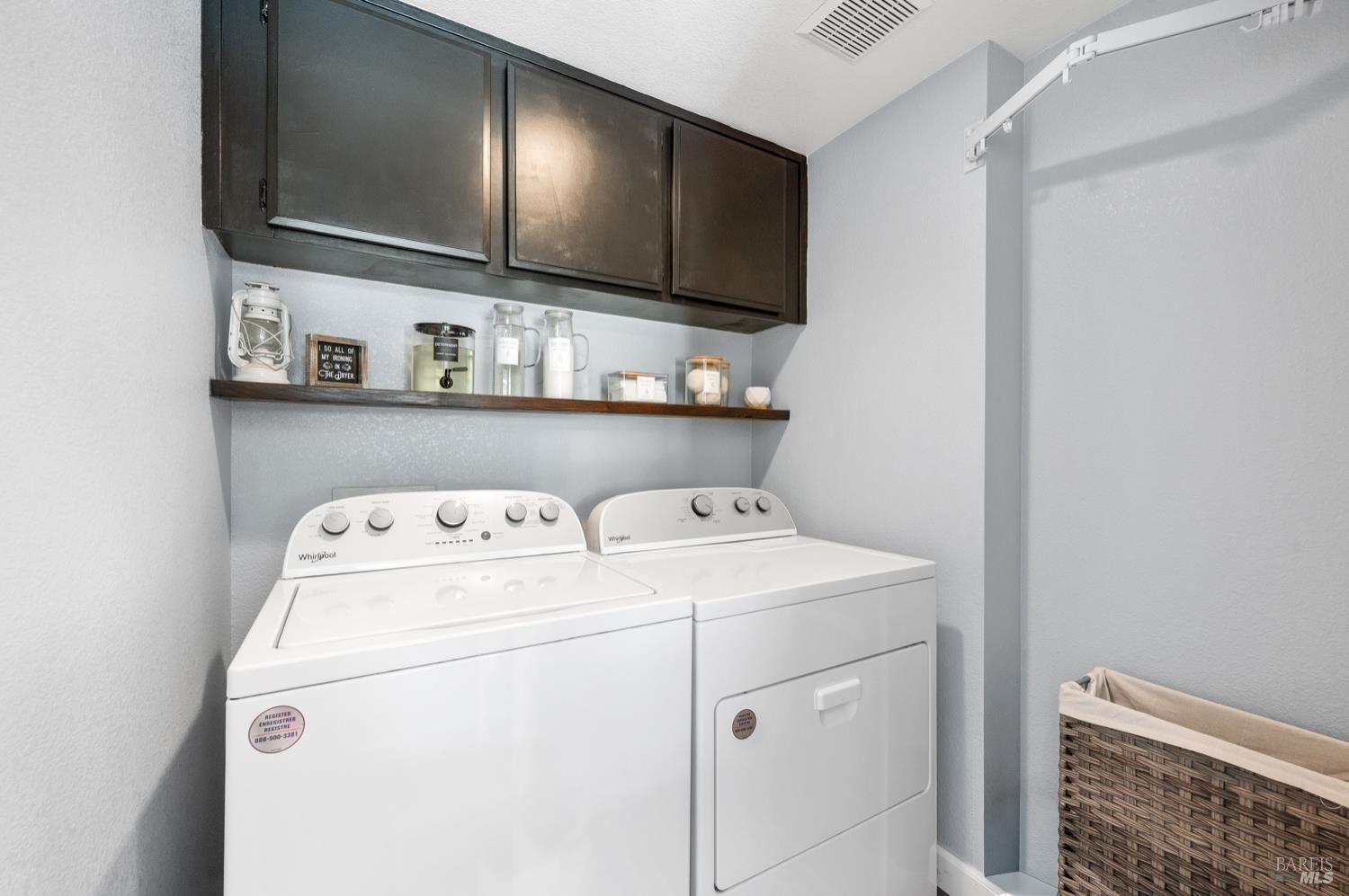 Detail Gallery Image 29 of 49 For 406 Stonecastle Way, Vacaville,  CA 95687 - 4 Beds | 2/1 Baths