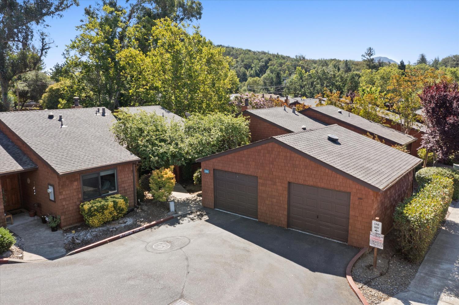 Detail Gallery Image 5 of 31 For 218 Indian Creek Dr, Santa Rosa,  CA 95409 - 2 Beds | 2 Baths