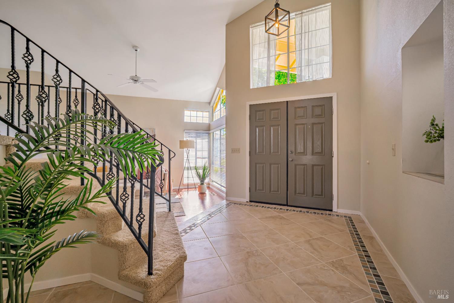Detail Gallery Image 4 of 46 For 9616 Berkshire Way, Windsor,  CA 95492 - 3 Beds | 2/1 Baths