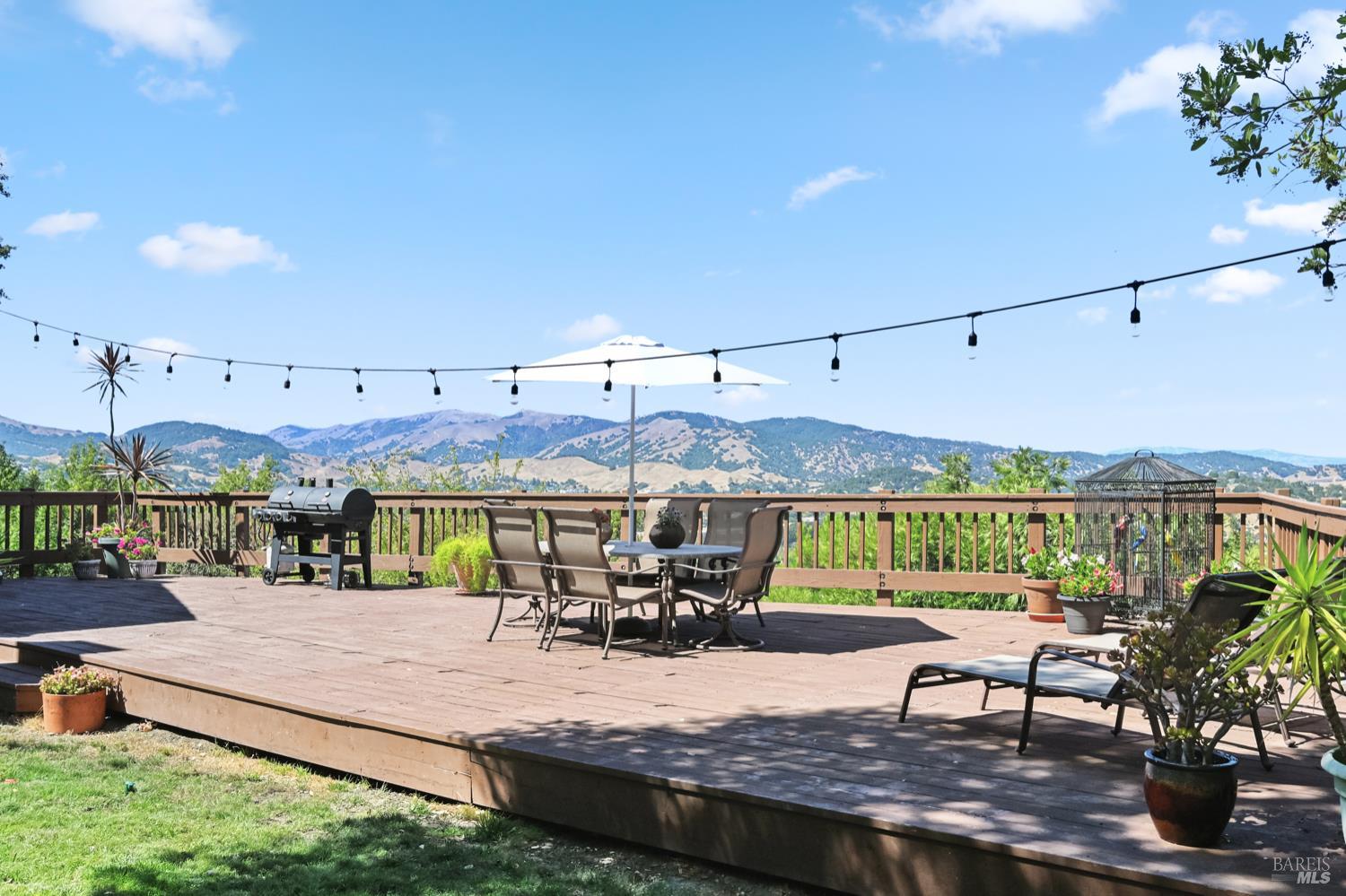 Detail Gallery Image 41 of 49 For 111 Glenside Way, San Rafael,  CA 94903 - 5 Beds | 4/1 Baths
