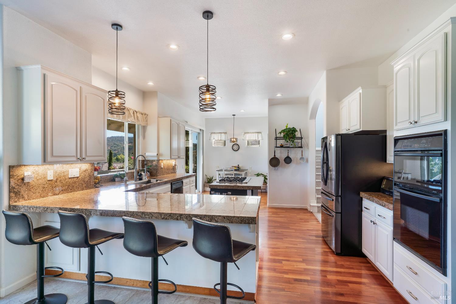 Detail Gallery Image 6 of 33 For 1416 Nighthawk Dr, Santa Rosa,  CA 95409 - 3 Beds | 2/1 Baths
